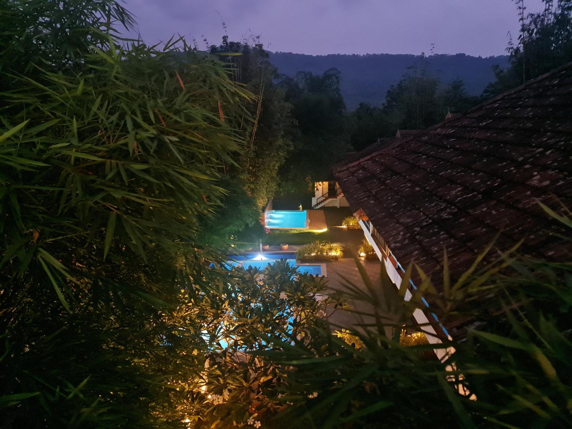 Athirapally Green Trees Athirappilly Exterior foto